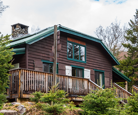 Johns Brook Lodge Exterior Daylight