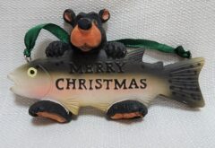 Bear ornament holding a fish