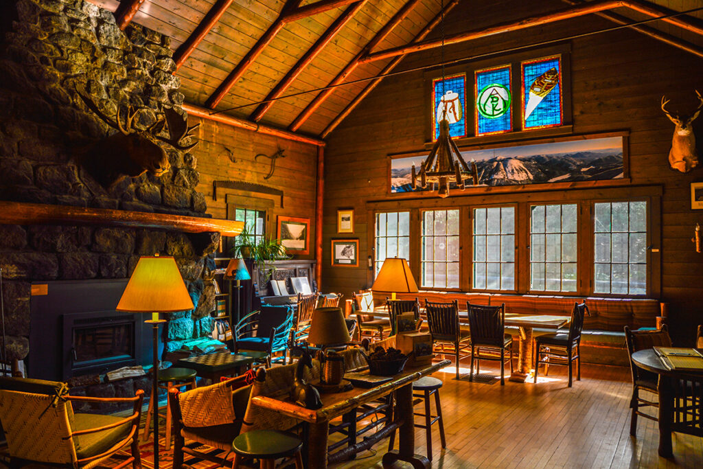 Adirondak Loj living room
