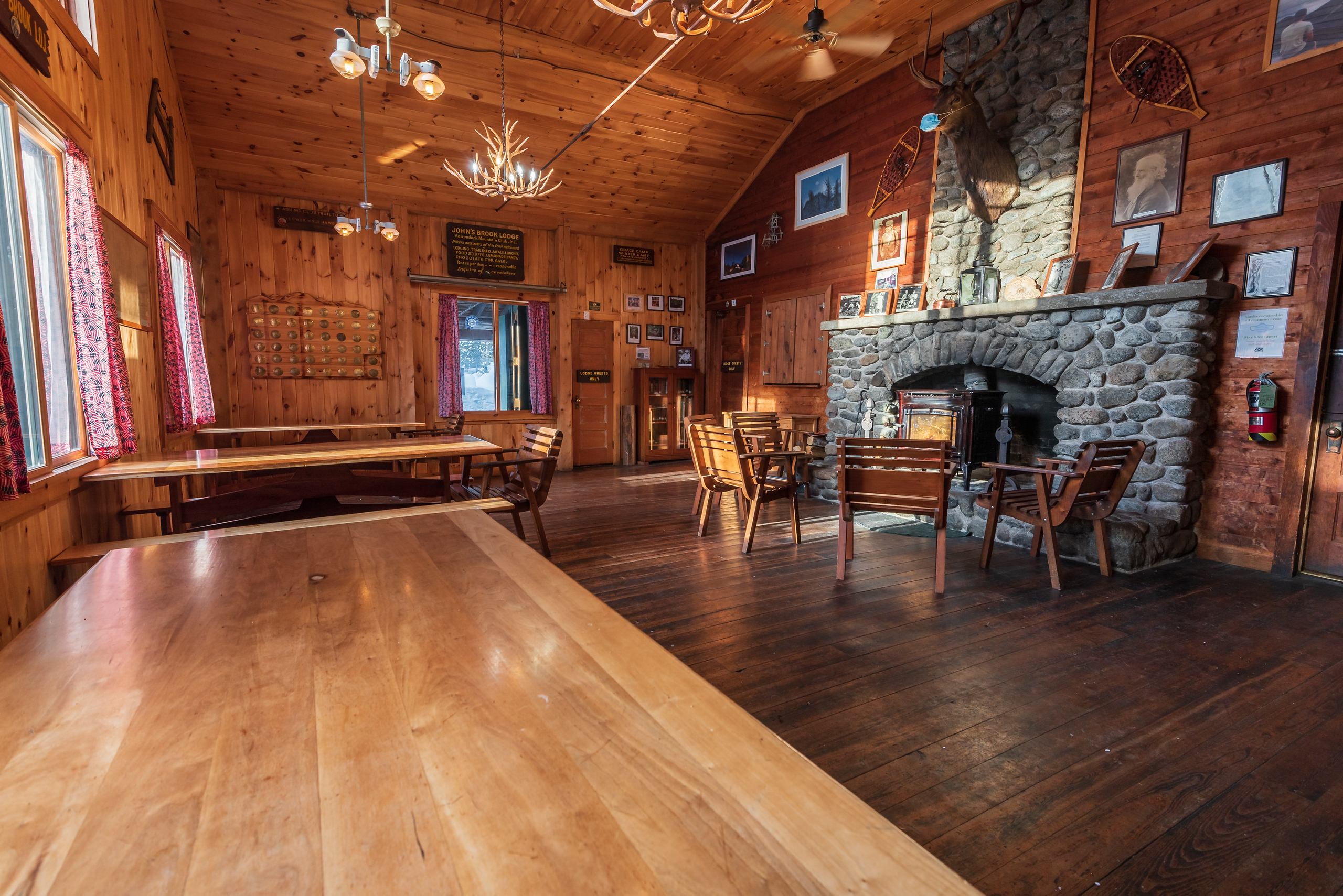 Johns Brook Lodge great room