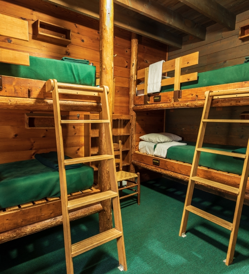 adirondak loj bunk room