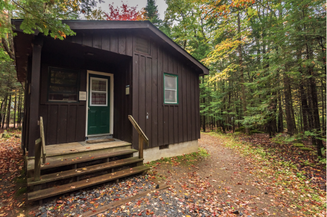 Outside of campground cabin at heart lake