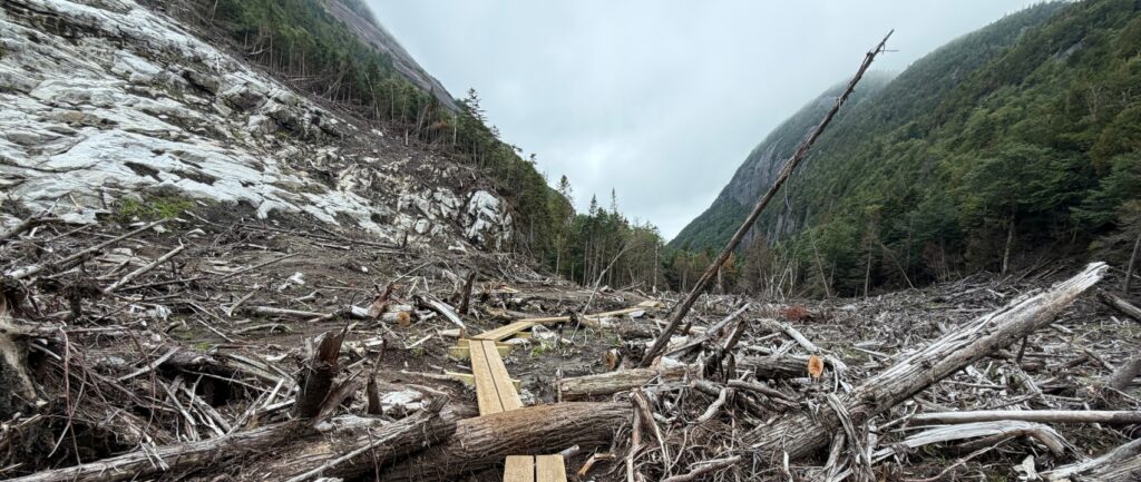 landslide debris and bridging in avalanche pass